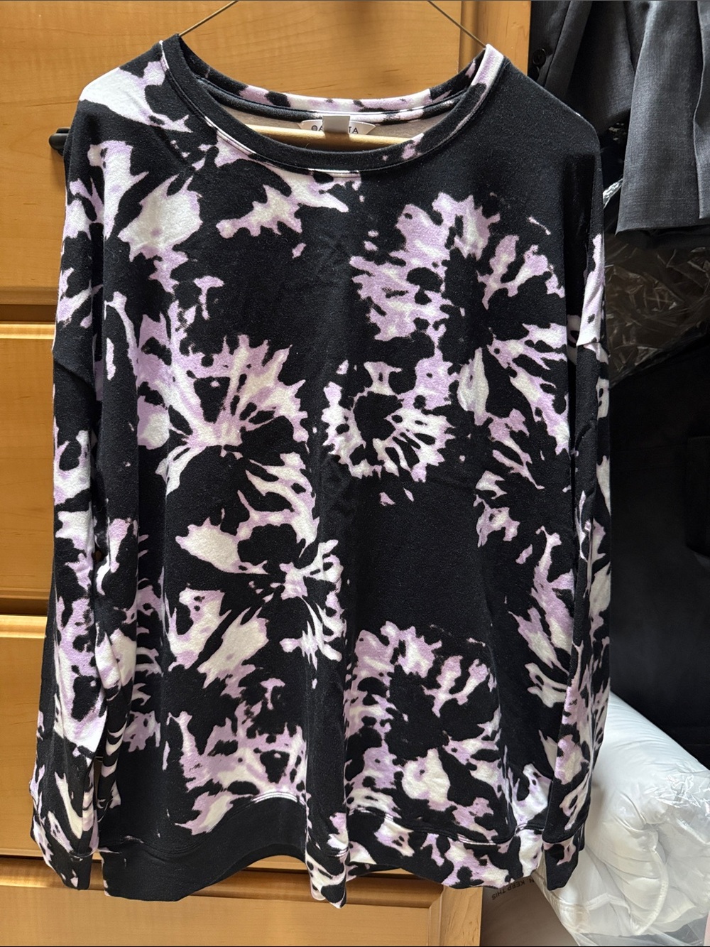 Athleta Black and Light Purple Tie-Dye Long Sleeve Top